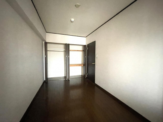 6帖洋室　収納もしっかり完備