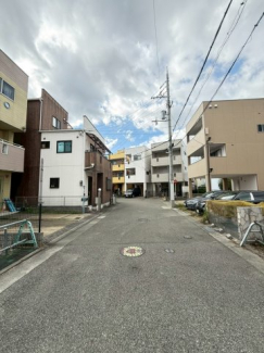 【前面道路含む現地写真】