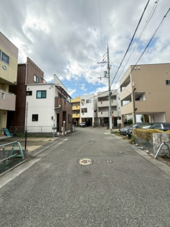 【前面道路含む現地写真】