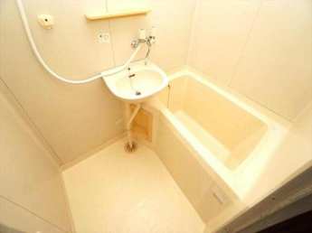 ハイツリプルの画像