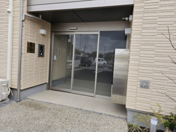 オートロック・自動ドアです！