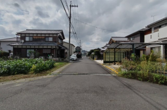 【前面道路含む現地写真】