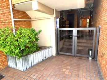 【エントランス】