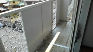 外からの目が気にならないバルコニーで洗濯物が干せます