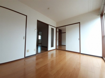 中はこのようになっています