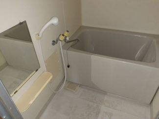 落ち着いた空間のお風呂です