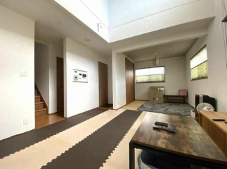 降り注ぐ陽光をいっぱいに浴びて、ライトと共にＬＤＫ全体を明る