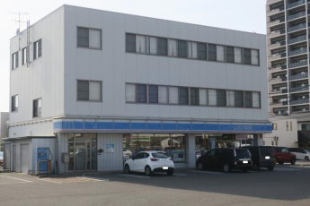 ローソン松山東石井六丁目店まで354m