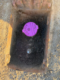 前面道路の本管径１００㎜、引き込み管及びメーターは１３㎜とな