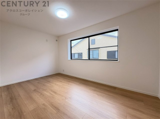 創造性や成長を促す遊びの空間を提供。学習や趣味に集中できる環境を整えます。個別のプライベートスペースは自己表現と自立心を育み、心地よい睡眠環境を整えリラックスできる場所を提供。
