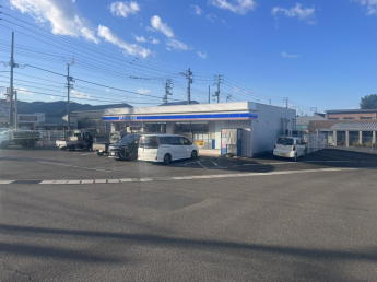 ローソン四国中央土居町店まで333m