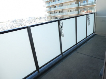 【バルコニー】