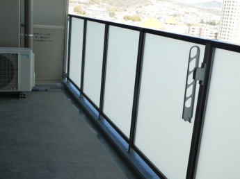 【バルコニー】
