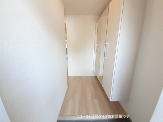 収納もある玄関です