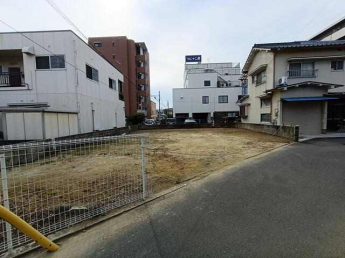 松山市美沢２丁目の駐車場の画像