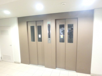 エレベーター２基