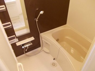 コンパクトで使いやすいお風呂です