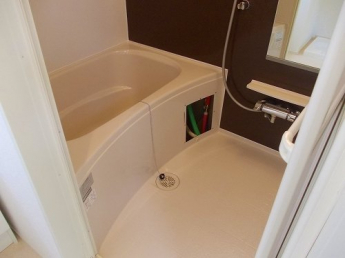 ゆったり過ごせるお風呂です