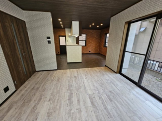 キッチンには勝手口もありますよ