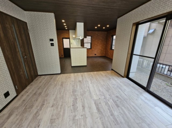 キッチンには勝手口もありますよ