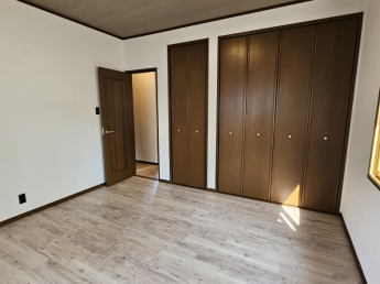 壁一面の収納です