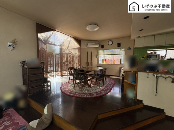 採光良好なリビングは、ご家族の憩いの空間。居心地の良い快適な安らぎの場所にもなりそうです。