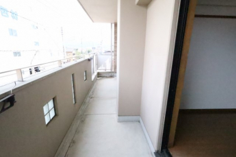 【バルコニー】