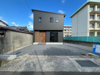 普通車並列駐車可能！