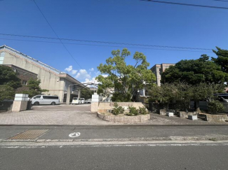 松山市立さくら小学校まで1000m