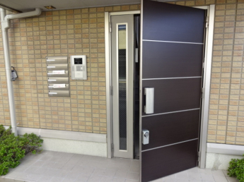 【エントランス】