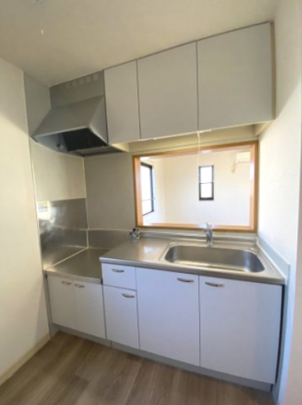 対面キッチン　別のお部屋となります。