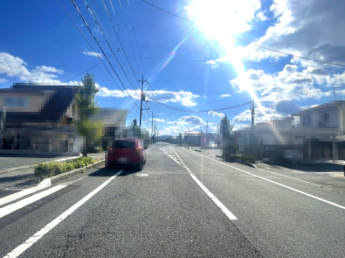 【前面道路含む現地写真】