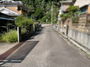 【前面道路含む現地写真】