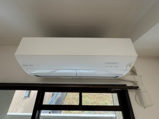リビングエアコン新品です