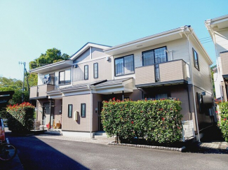 落ち着いた雰囲気の外観です