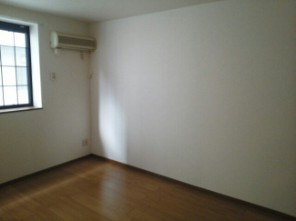 内装は落ち着いています