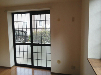 明るい色調の室内です