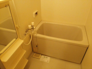 日々の疲れを癒すお風呂付です