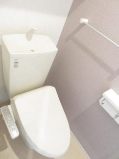 ゆったりとした空間のトイレです