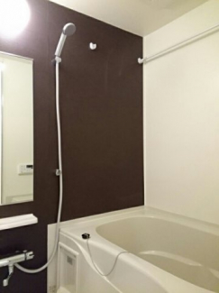 落ち着いた空間のお風呂です