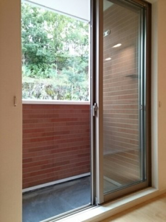 落ち着いた時間を過ごせるバルコニーです