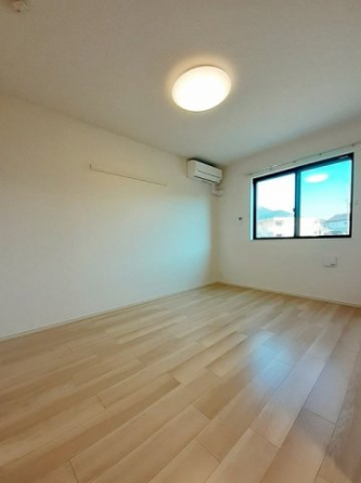 内装は落ち着いています