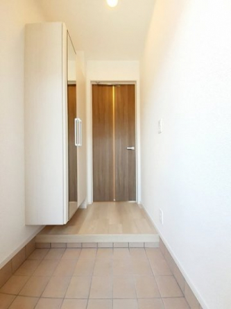 落ち着いた玄関です