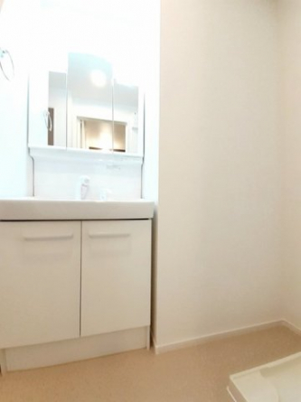 明るい洗面所です