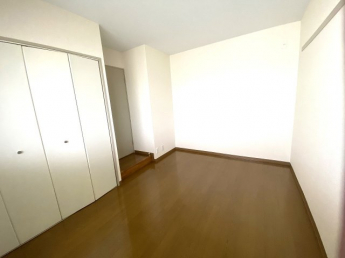 洋室6帖（玄関右）