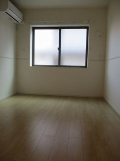 明るい色調の室内です