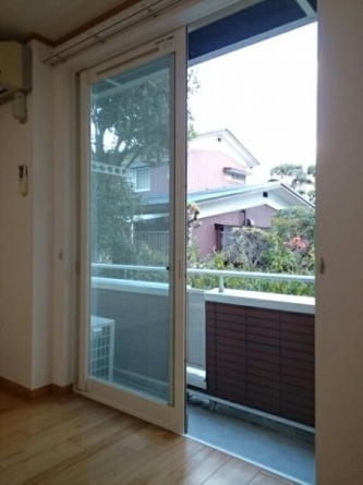 落ち着いた時間を過ごせるバルコニーです