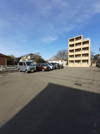 駐車場に車を止められます