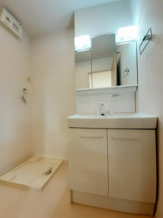 明るい洗面所です