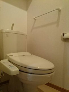ゆったりとした空間のトイレです